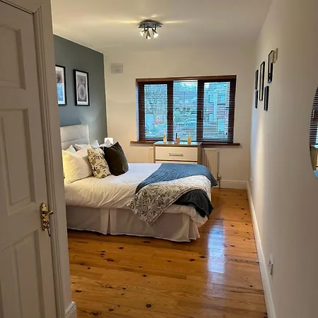 Out In B N B Bed and breakfast