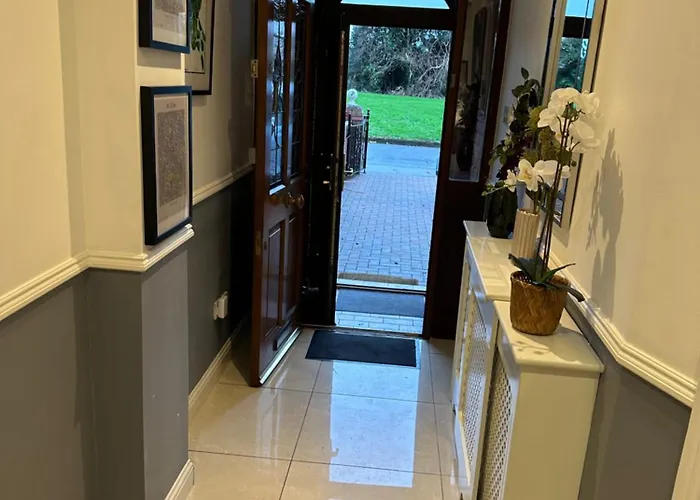 Out In B N B 住宿加早餐酒店 *