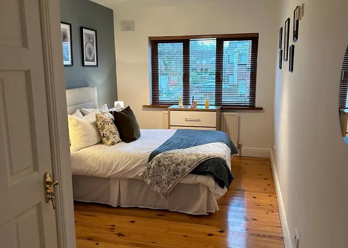 Out In B N B לינה וארוחת בוקר