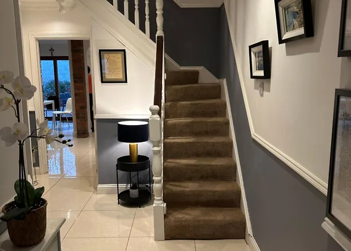 לינה וארוחת בוקר Out In B N B *